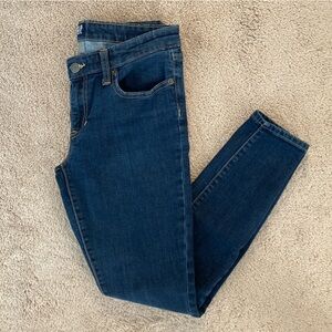 Gap dark wash skinny jeans size 27